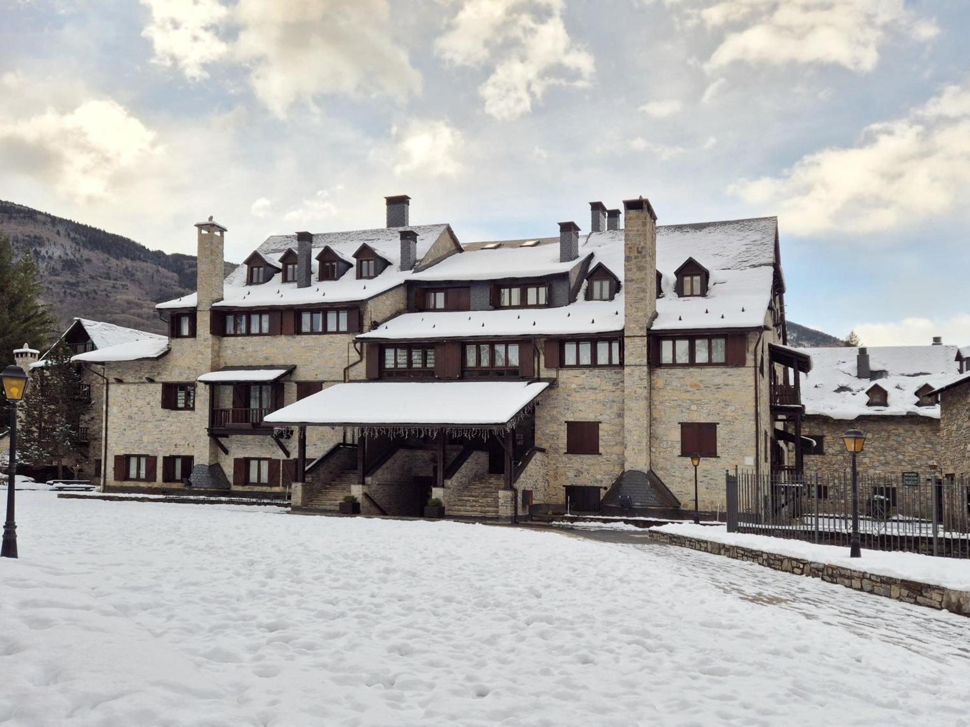 Apartamentos Linsoles Эристе Экстерьер фото