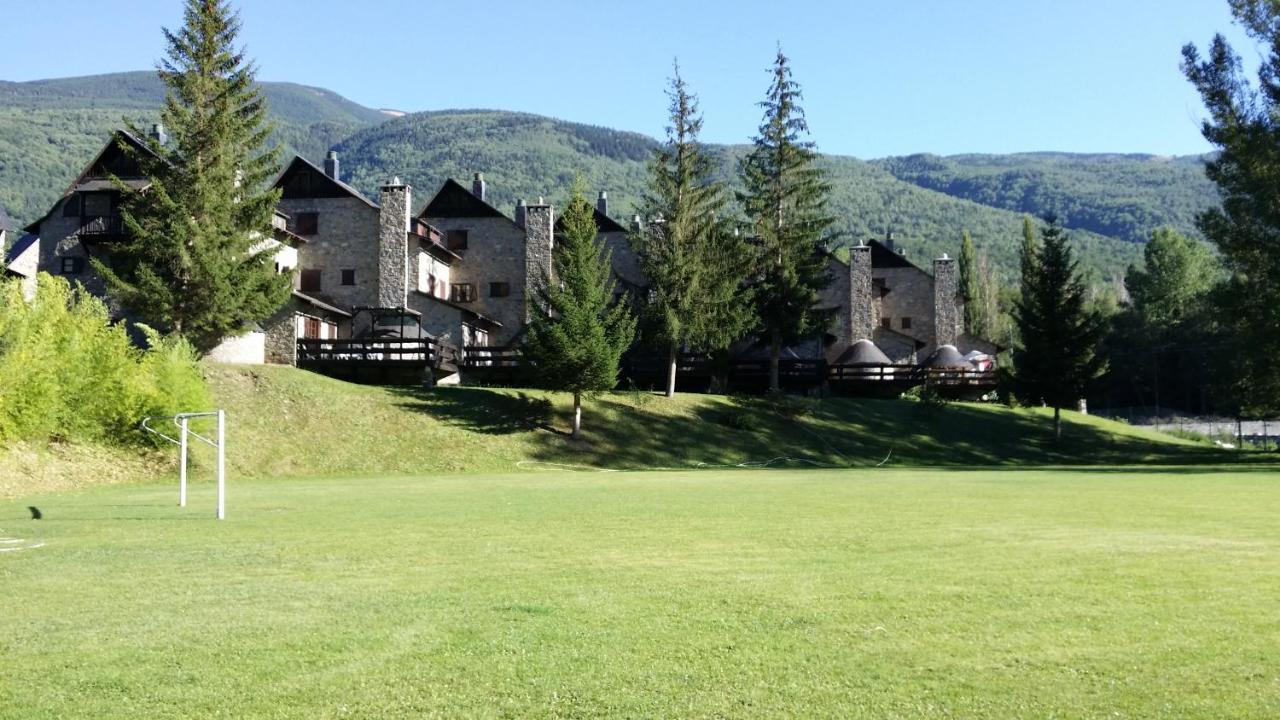 Apartamentos Linsoles Эристе Экстерьер фото