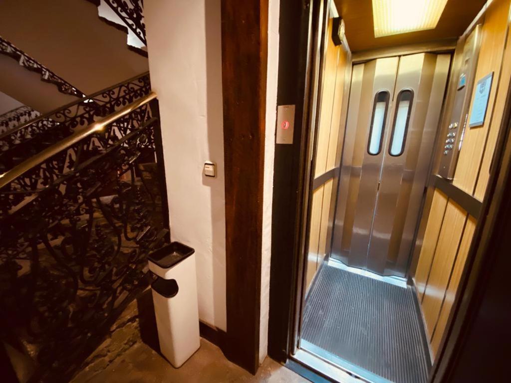 Apartamentos Linsoles Эристе Экстерьер фото
