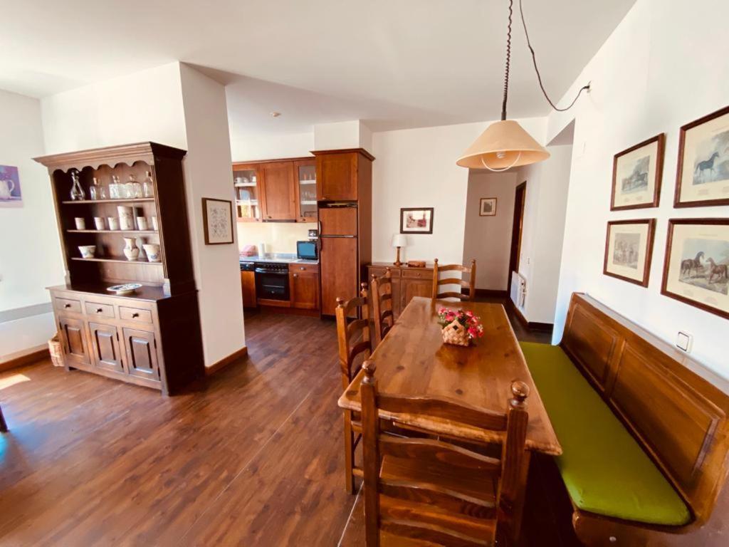 Apartamentos Linsoles Эристе Экстерьер фото